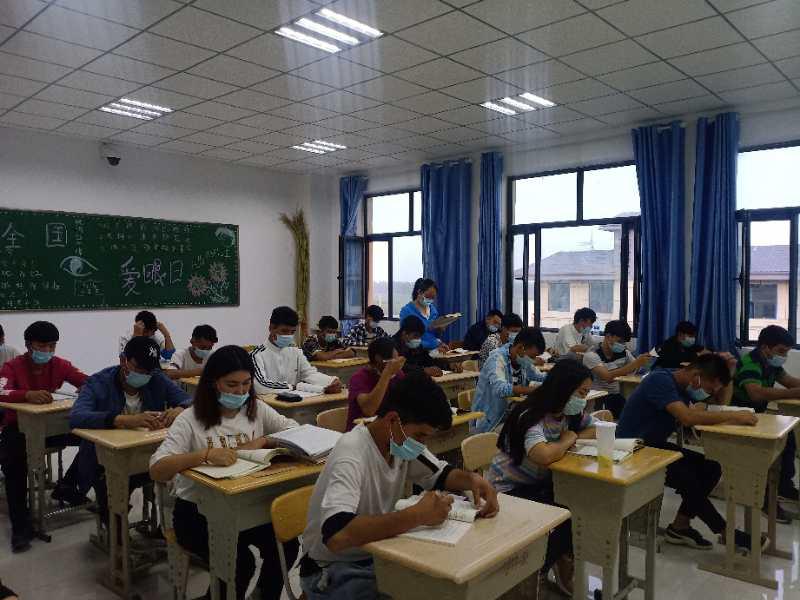 学国语、讲国语，我们在行动